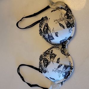 VS Sexy Little Things Miraculous Push-Up Bra